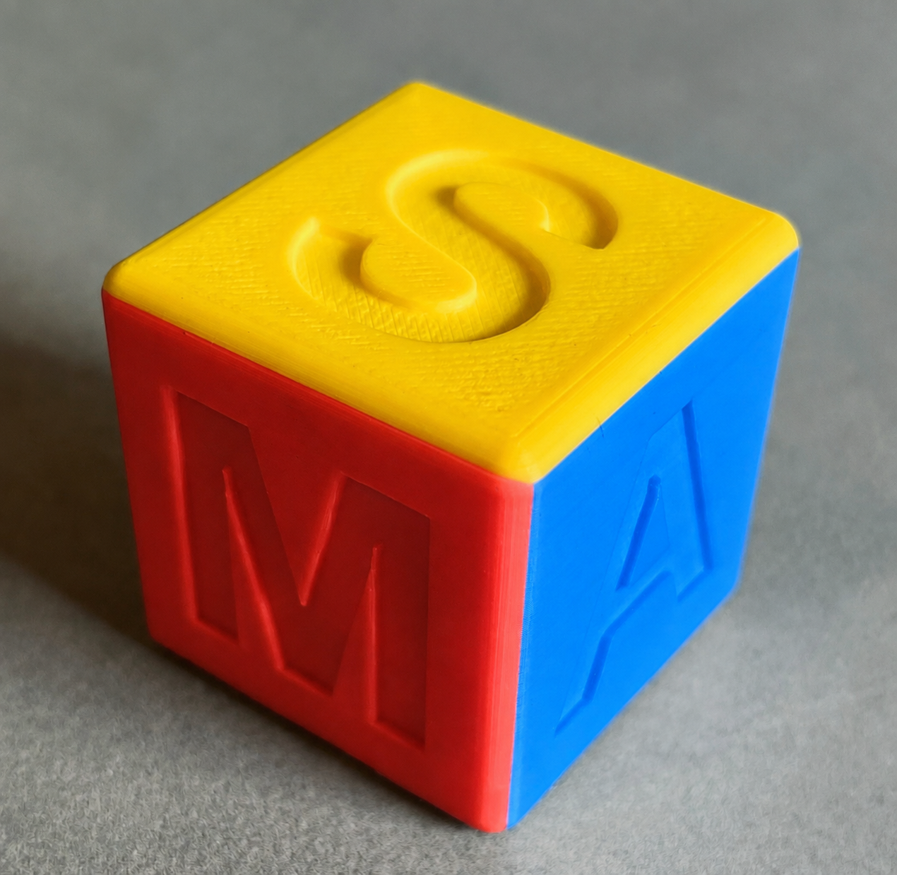 Colour SMARTcube prototype with textured surfaces